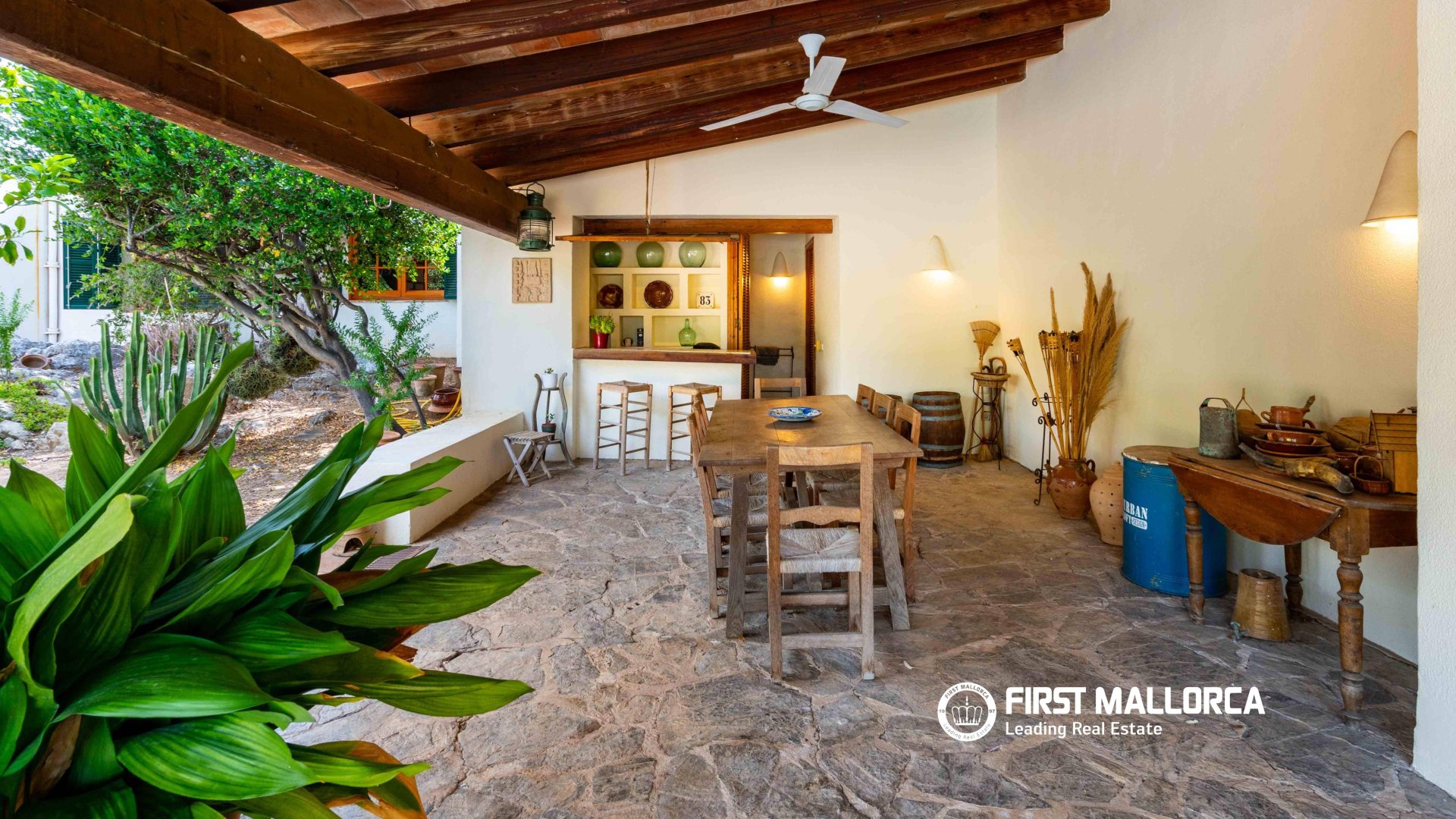 Finca i Establiments, Mallorca, Spanien 4 sovrum, 300 kvm. Nr. 128123