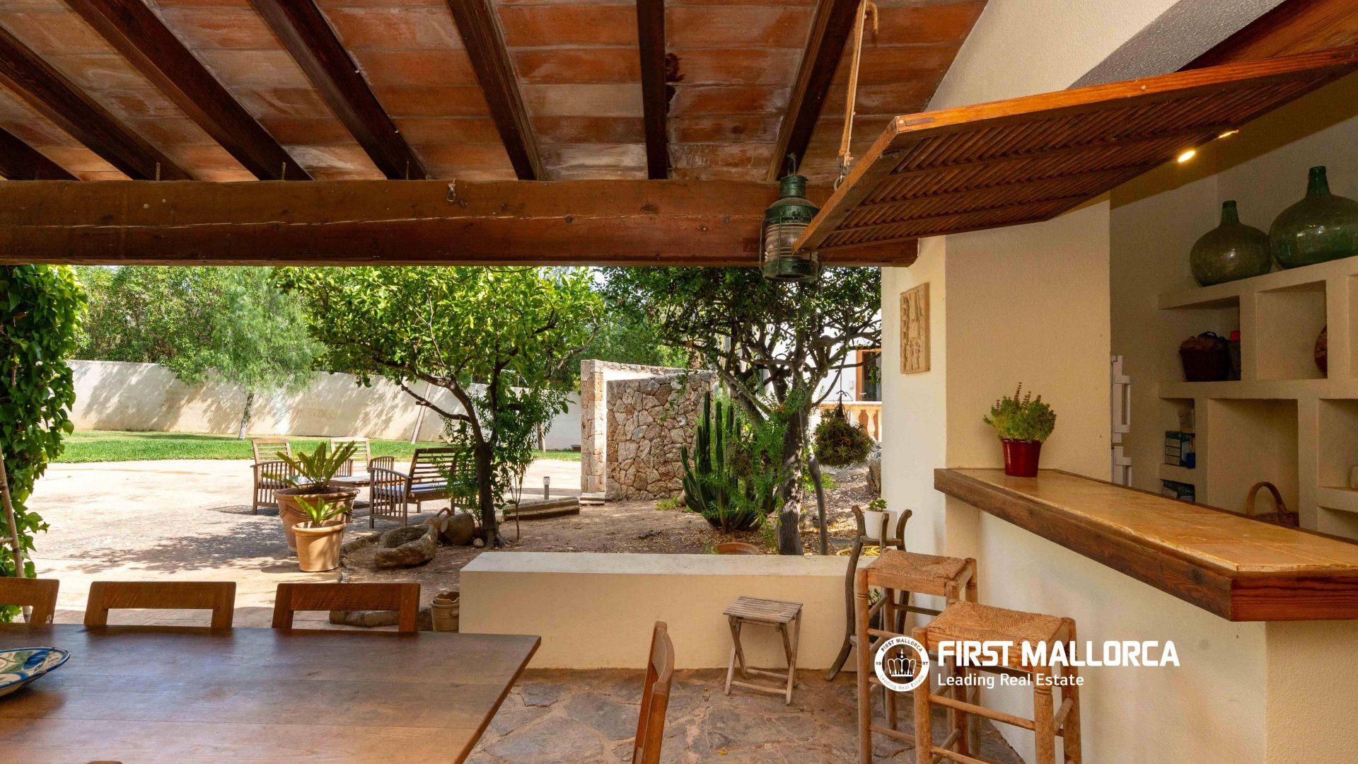 Finca i Establiments, Mallorca, Spanien 4 sovrum, 300 kvm. Nr. 128123