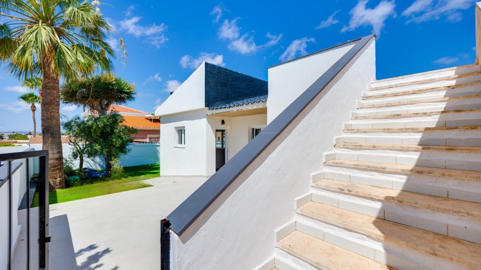 Villa in Torrevieja, Alicante, Spain 4 bedrooms, 93 sq.m. No. 131491