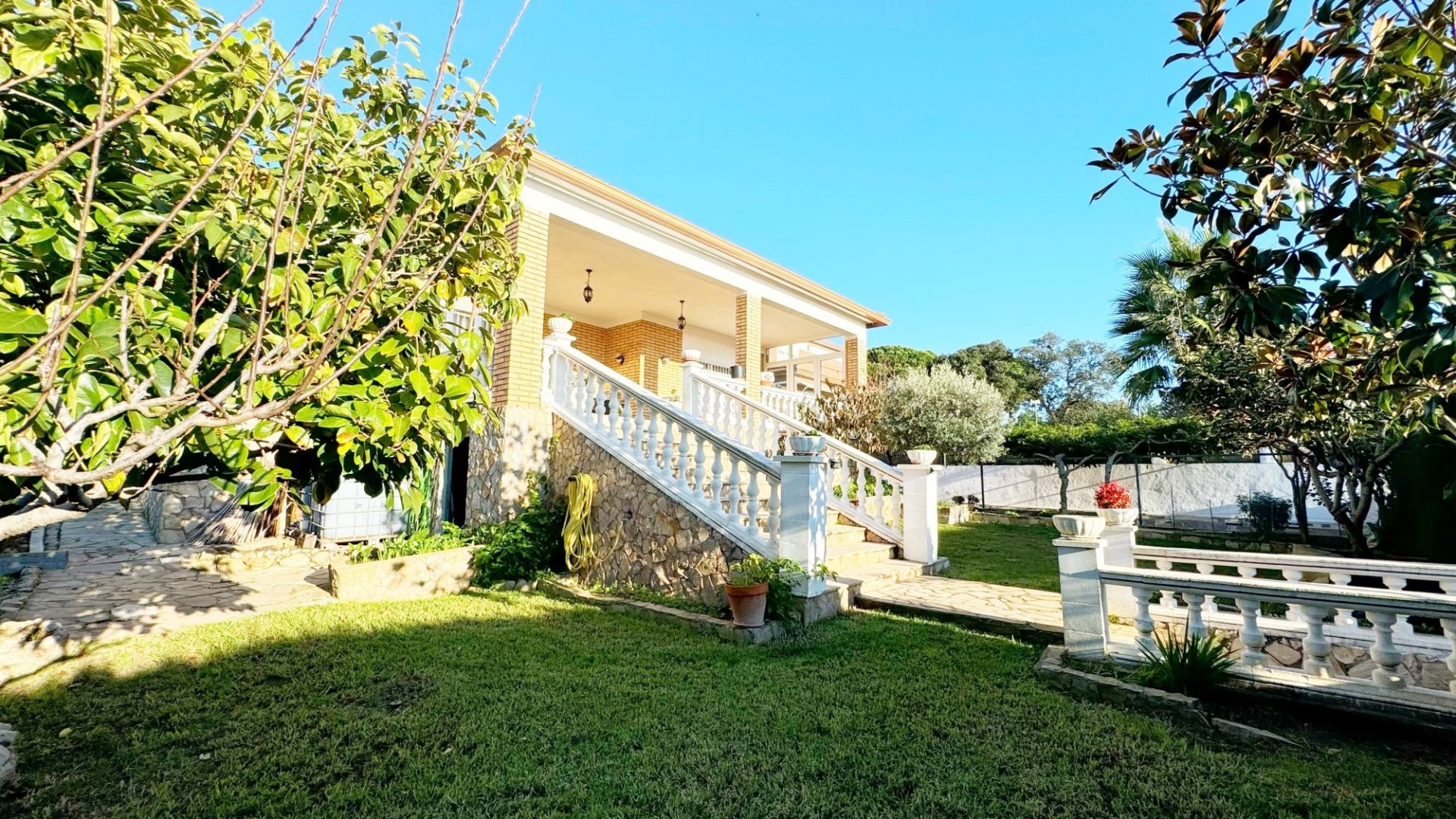 Hus i Lloret de Mar, Girona, Spanien 5 sovrum, 265 kvm. Nr. 130347