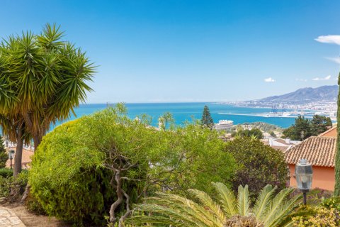Villa a Malaga, Spagna 7 camere da letto, 2068 mq. N° 122045