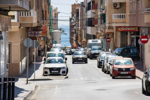 Apartment in Torrevieja, Alicante, Spain 2 bedrooms, 79 sq.m. No. 124906