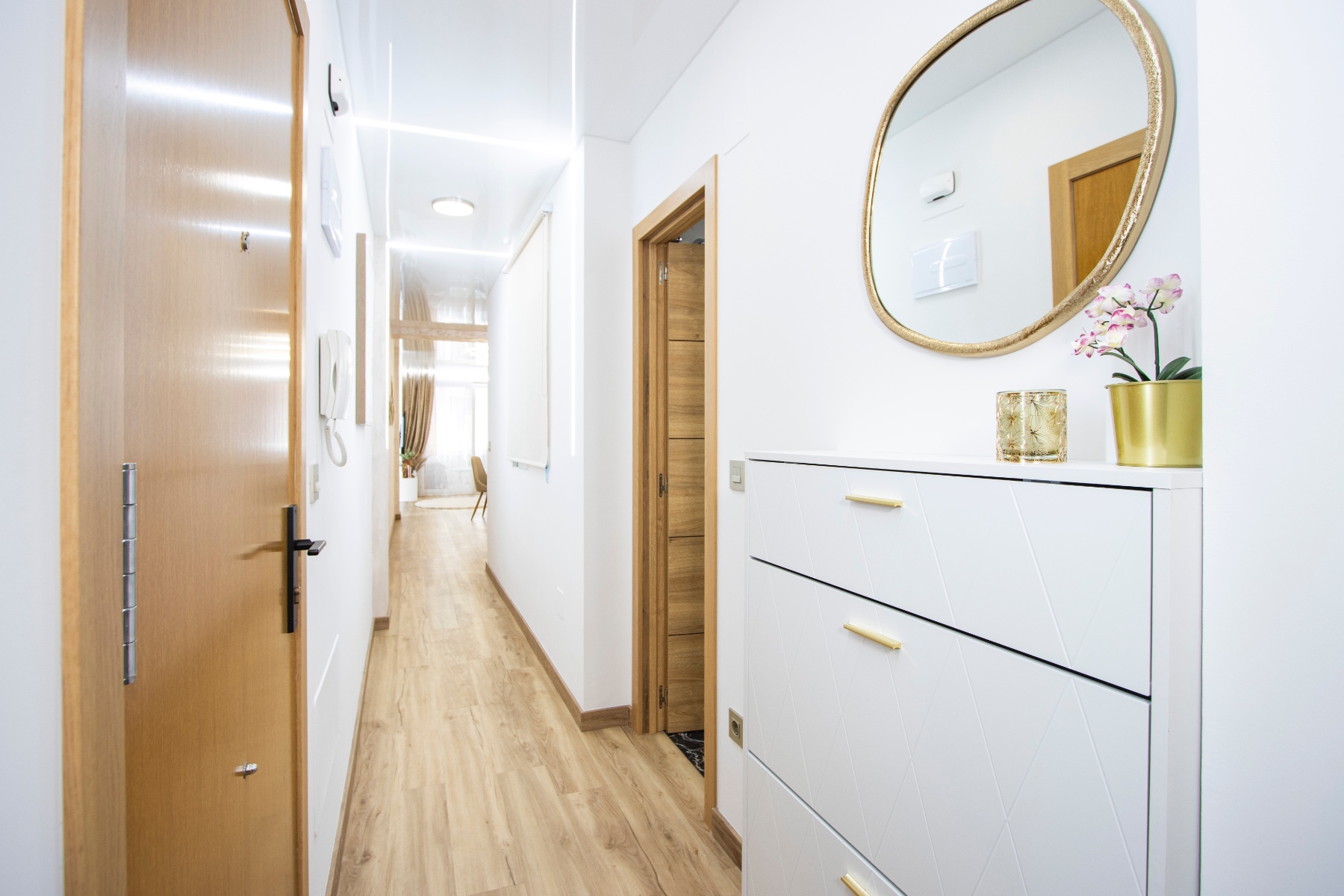 Apartment in Torrevieja, Alicante, Spain 2 bedrooms, 79 sq.m. No. 124906