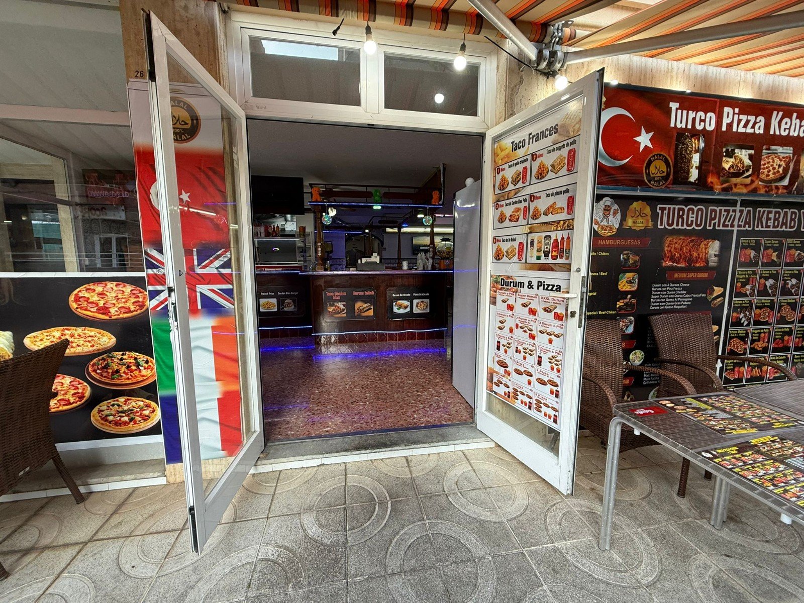 Commercial property in Lloret de Mar, Girona, Spain 2 bedrooms, 242 sq.m. No. 122688
