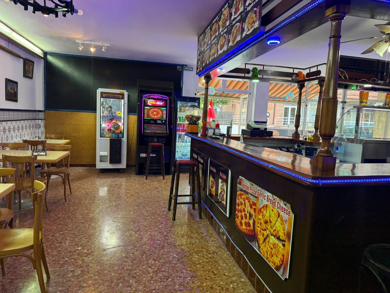 Commercial property in Lloret de Mar, Girona, Spain 2 bedrooms, 242 sq.m. No. 122688