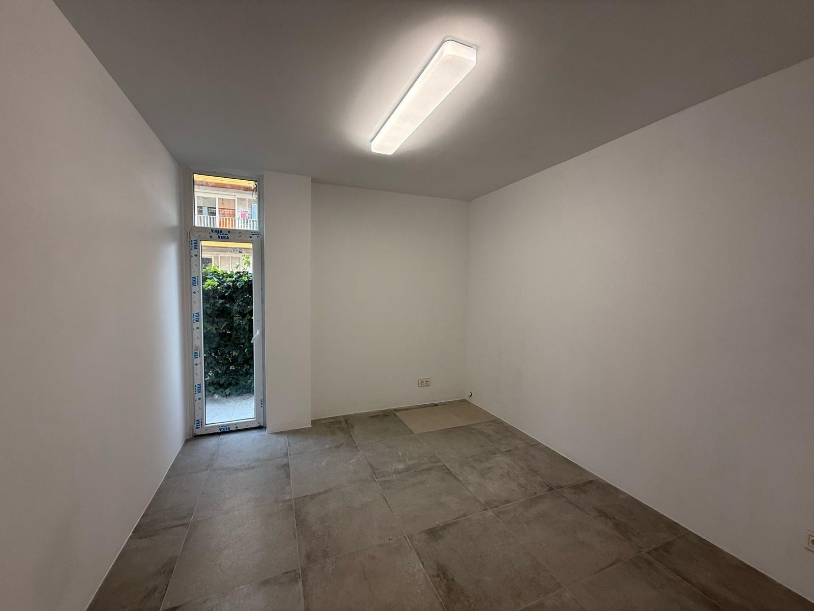 Commercial property in Lloret de Mar, Girona, Spain 2 bedrooms, 242 sq.m. No. 122688
