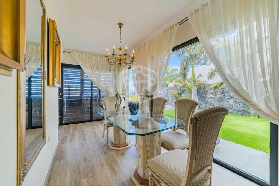 Villa Adeje, Tenerife, Spānijā 3 istabas, 336 m2 Nr. 120005