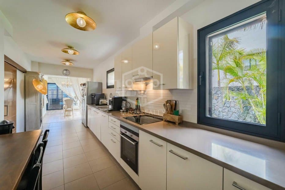 Villa Adeje, Tenerife, Spānijā 3 istabas, 336 m2 Nr. 120005