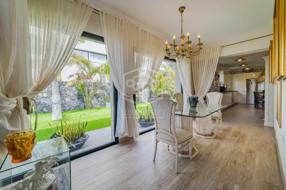 Villa Adeje, Tenerife, Spānijā 3 istabas, 336 m2 Nr. 120005