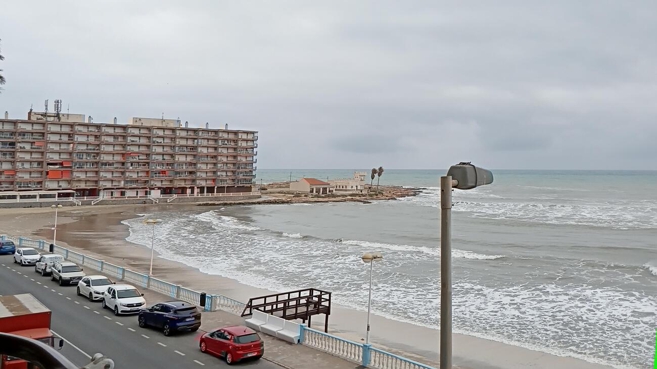 Apartamento en Torrevieja, Alicante, España 3 dormitorios,  No. 124980