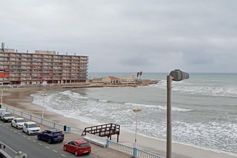 Apartment in Torrevieja, Alicante, Spain 3 bedrooms,  No. 124980