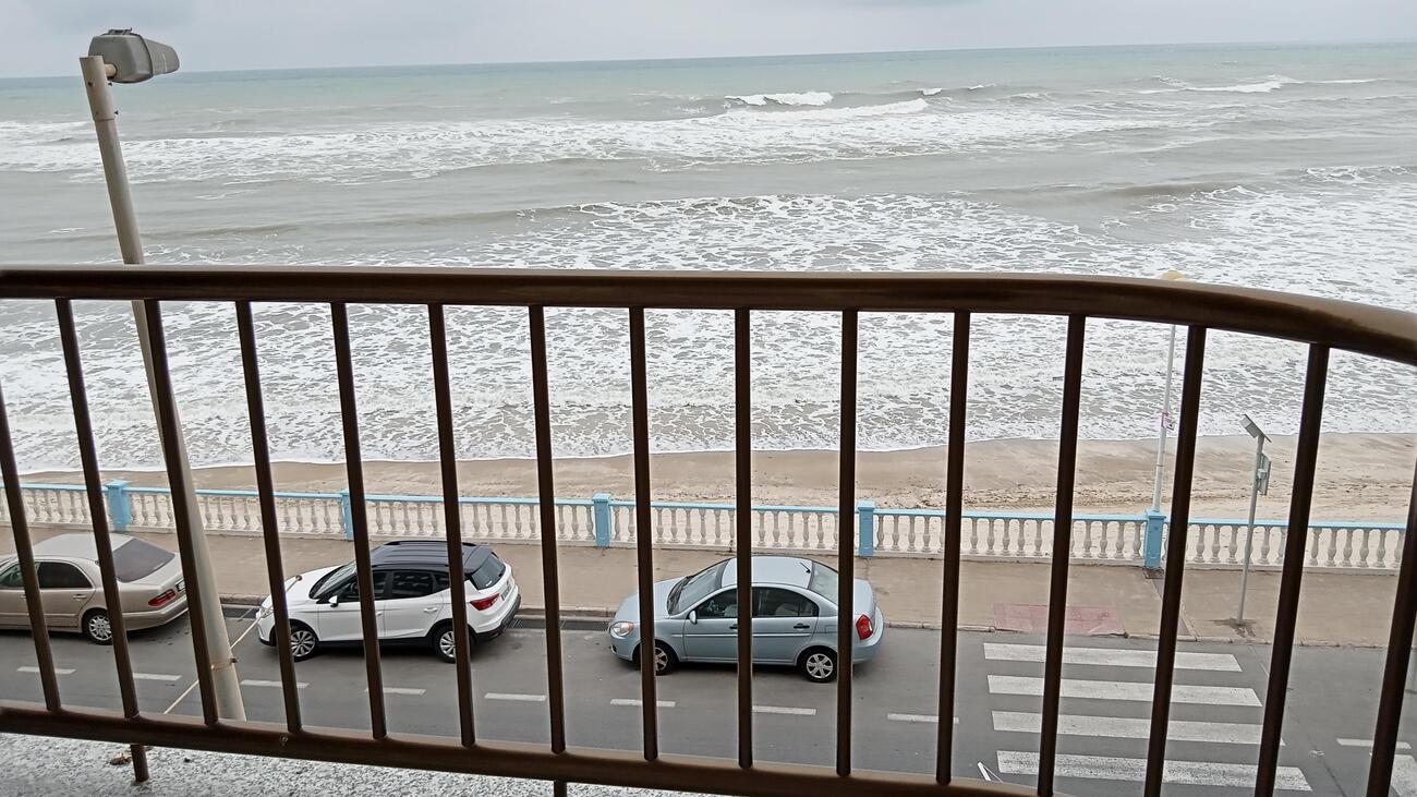 Apartamento en Torrevieja, Alicante, España 3 dormitorios,  No. 124980