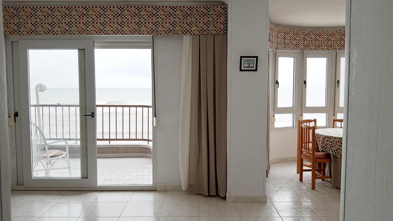 Apartamento en Torrevieja, Alicante, España 3 dormitorios,  No. 124980