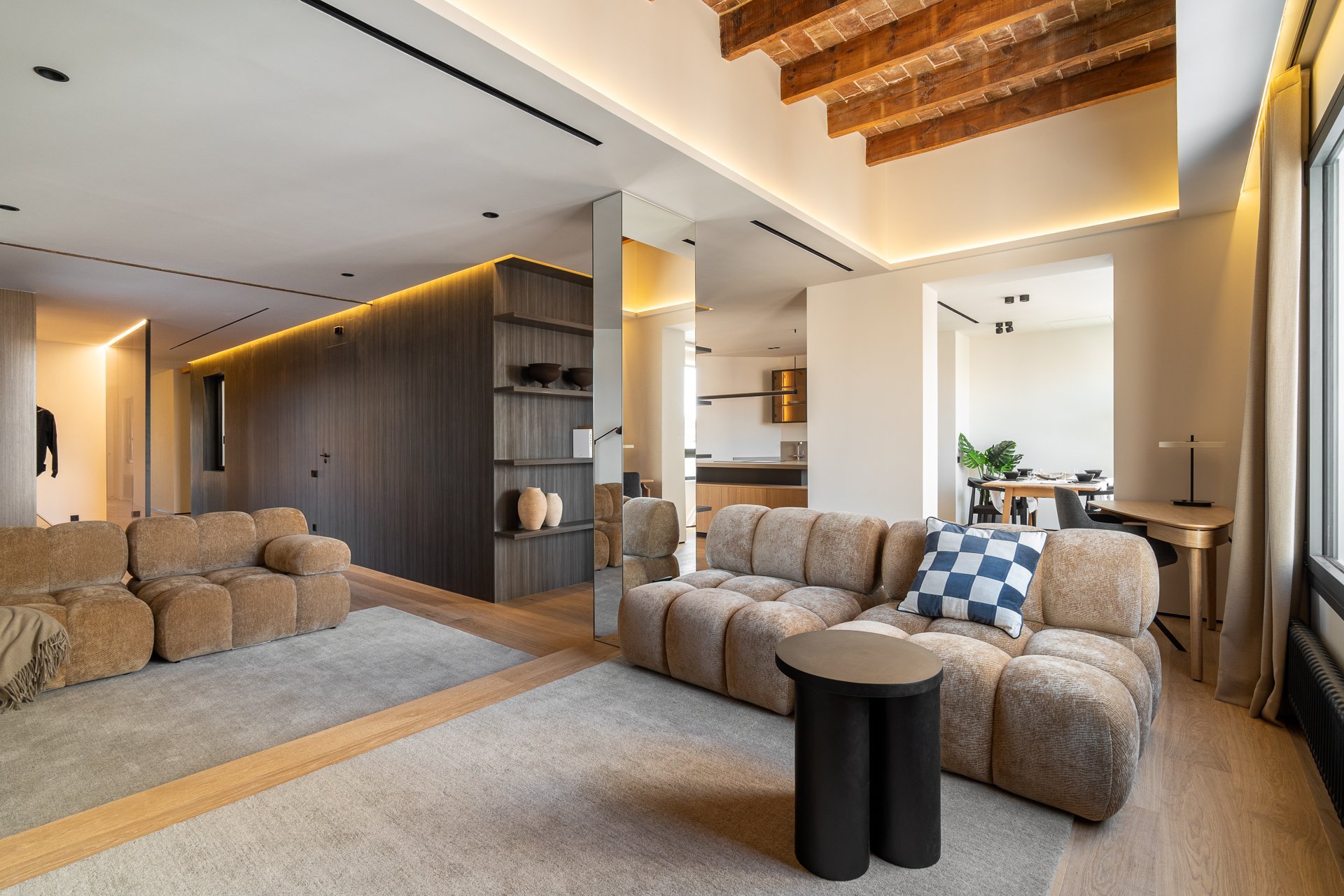 Apartamento en Barcelona, España 4 dormitorios, 268 m2 No. 130264