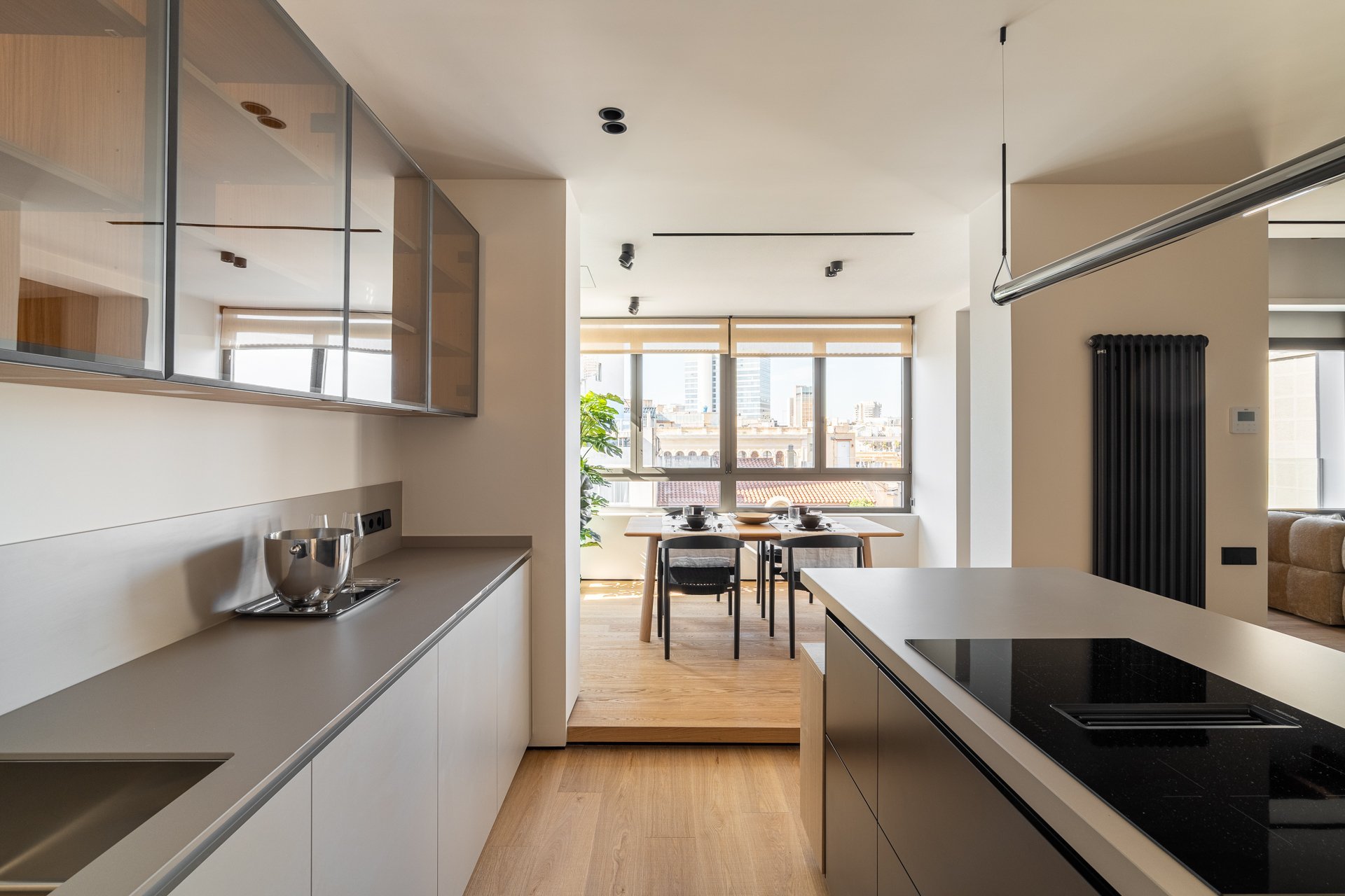 Apartamento en Barcelona, España 4 dormitorios, 268 m2 No. 130264