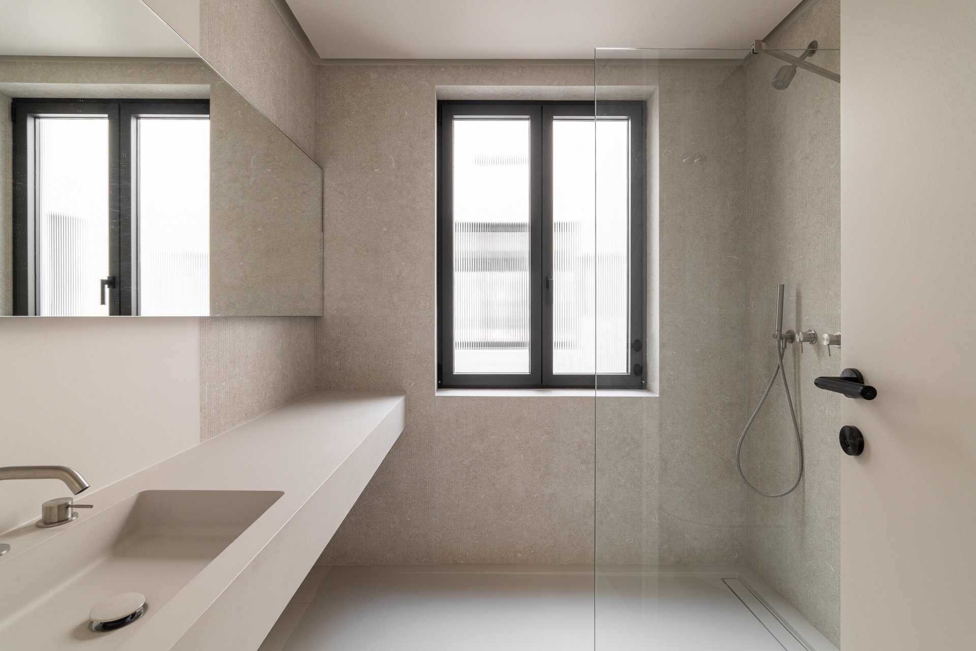Apartamento en Barcelona, España 4 dormitorios, 268 m2 No. 130264