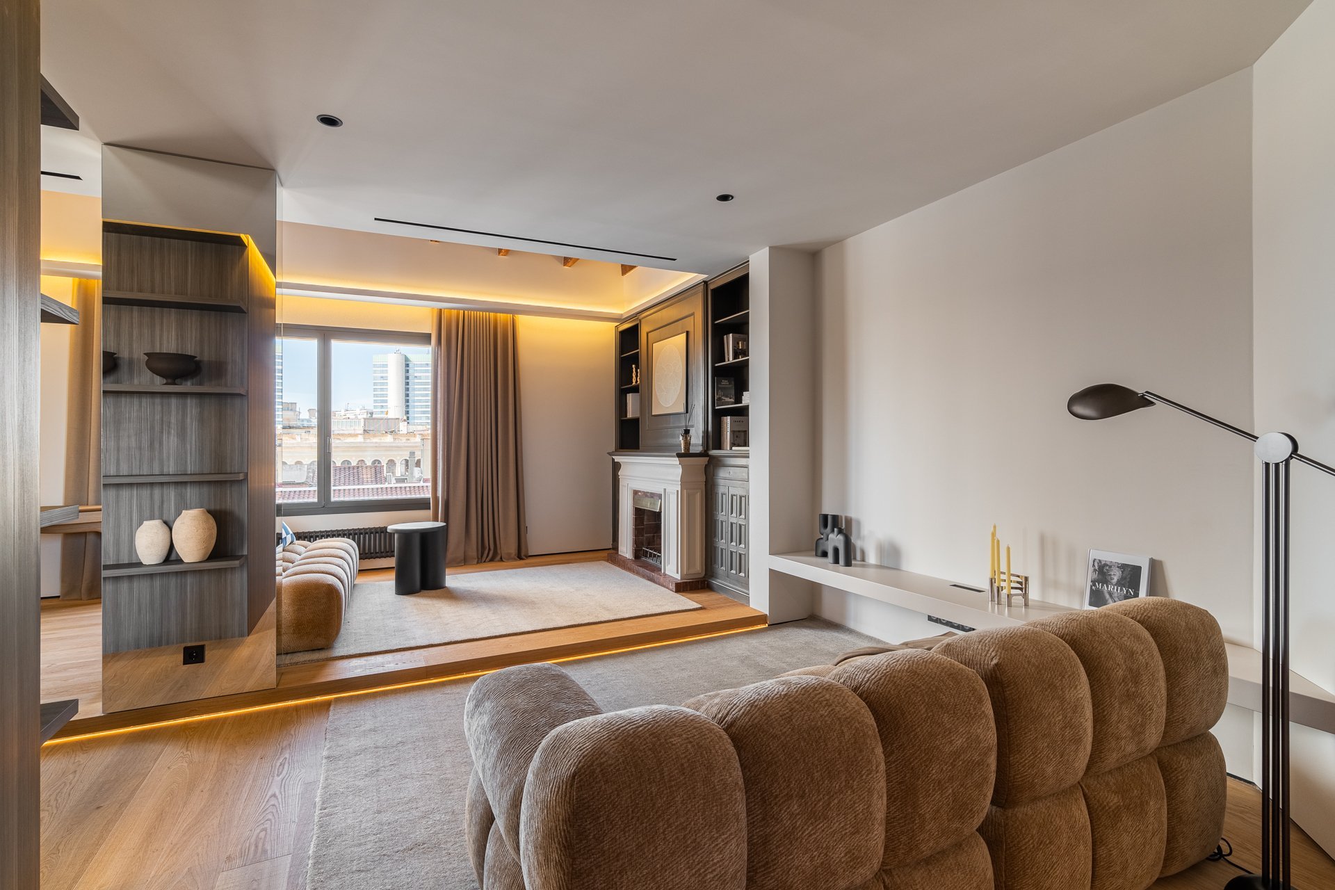 Apartamento en Barcelona, España 4 dormitorios, 268 m2 No. 130264