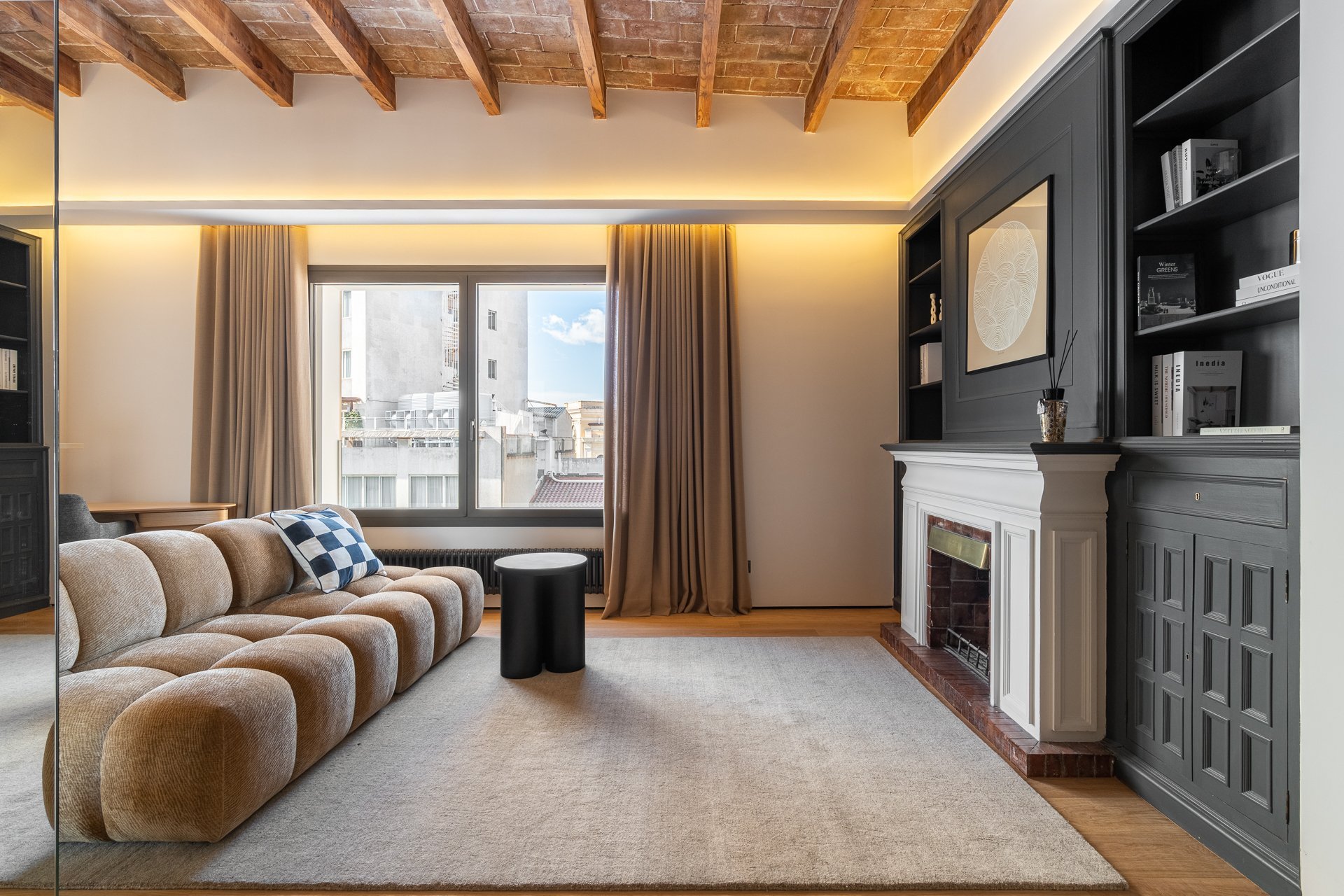 Apartamento en Barcelona, España 4 dormitorios, 268 m2 No. 130264