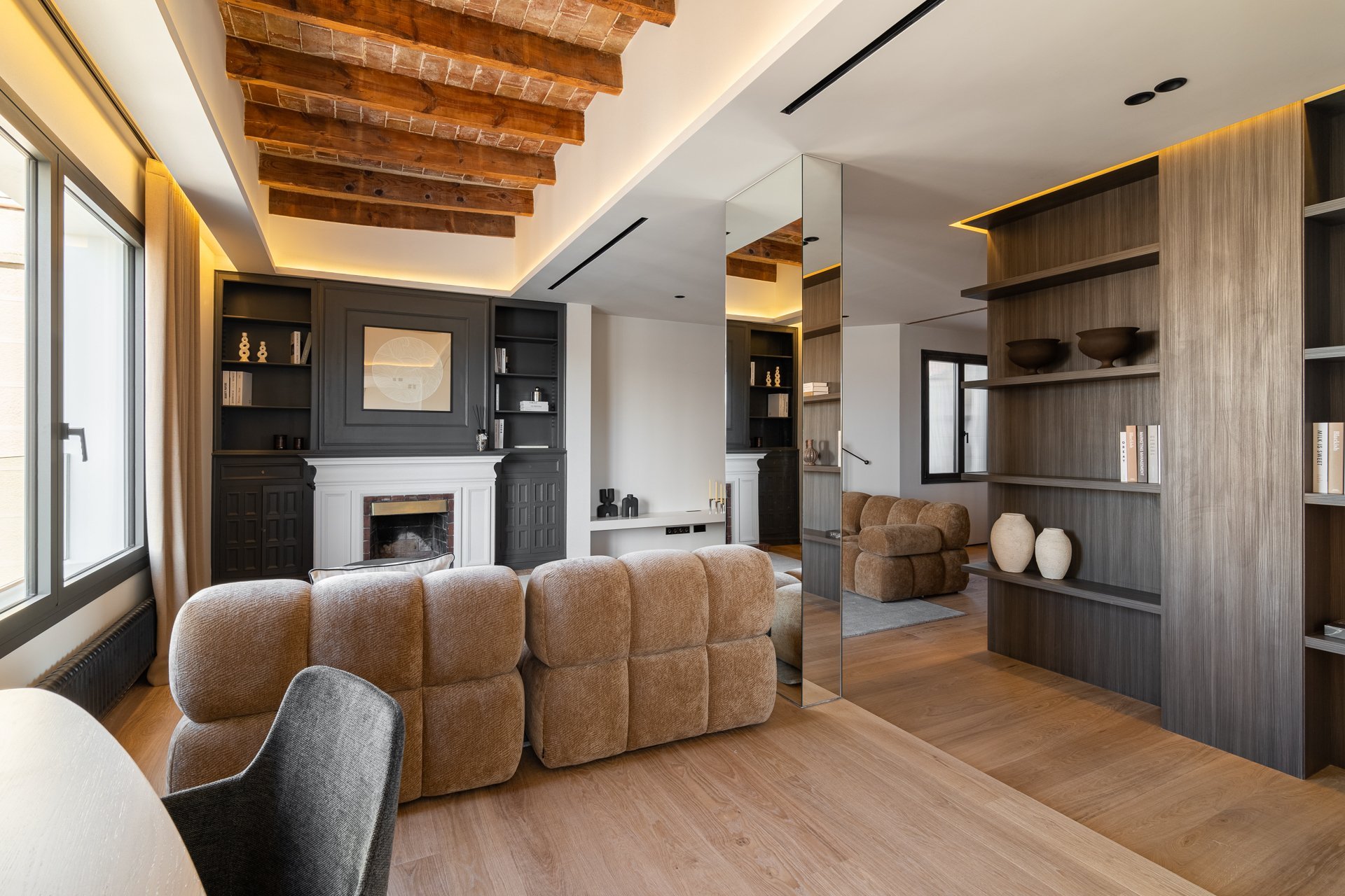 Apartamento en Barcelona, España 4 dormitorios, 268 m2 No. 130264
