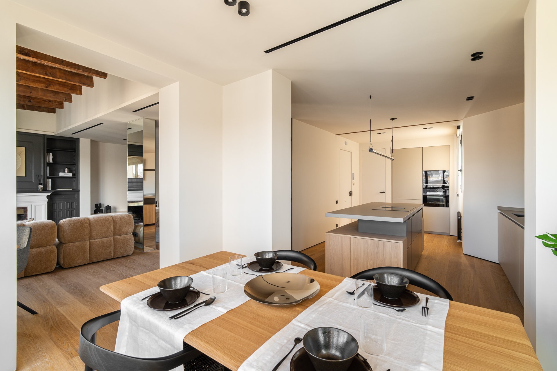 Apartamento en Barcelona, España 4 dormitorios, 268 m2 No. 130264