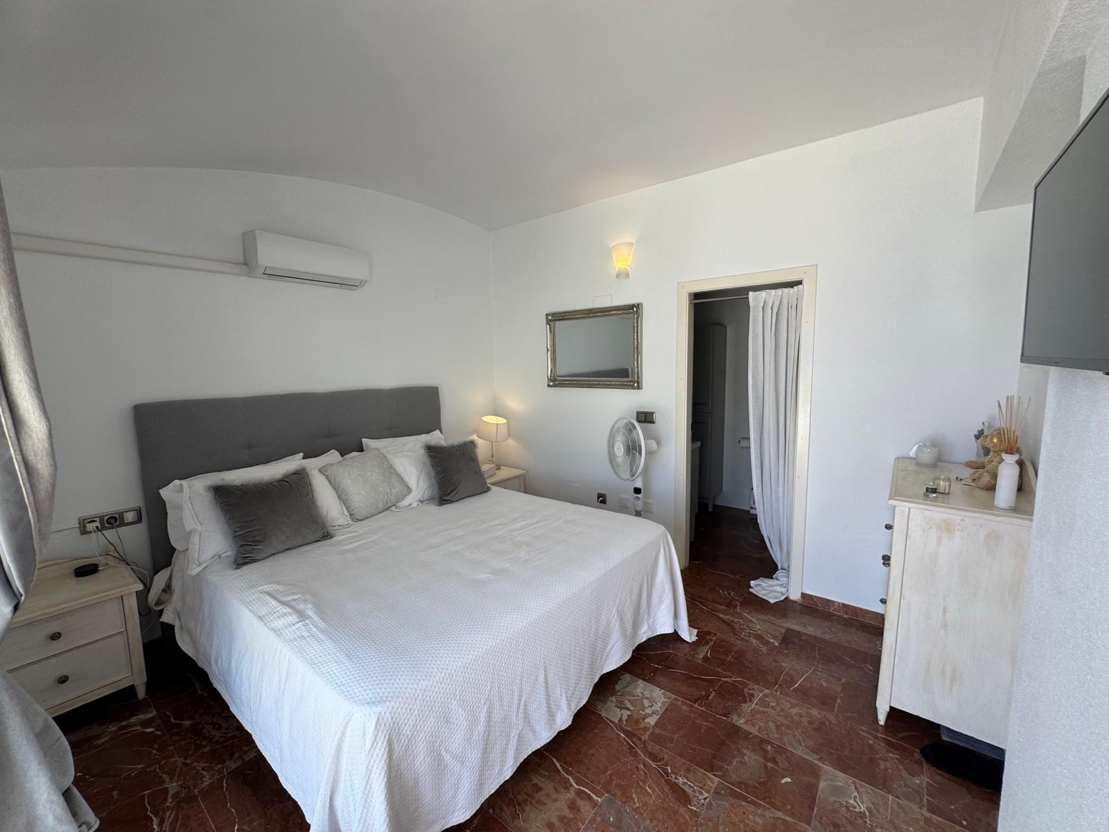 Apartment in Alicante, Spain 3 bedrooms,  No. 129495