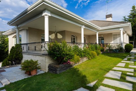 Villa in Dominio de Fontenebro, Madrid, Spanien 5 Schlafzimmer, 780 m2 Nr. 124750