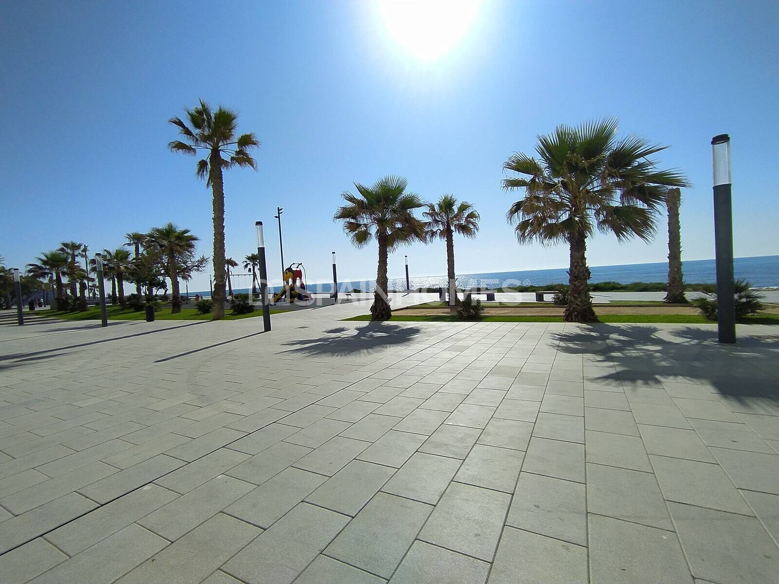 Liikekiinteistö Torrevieja, Alicante, Espanja 507 m2 No. 121179