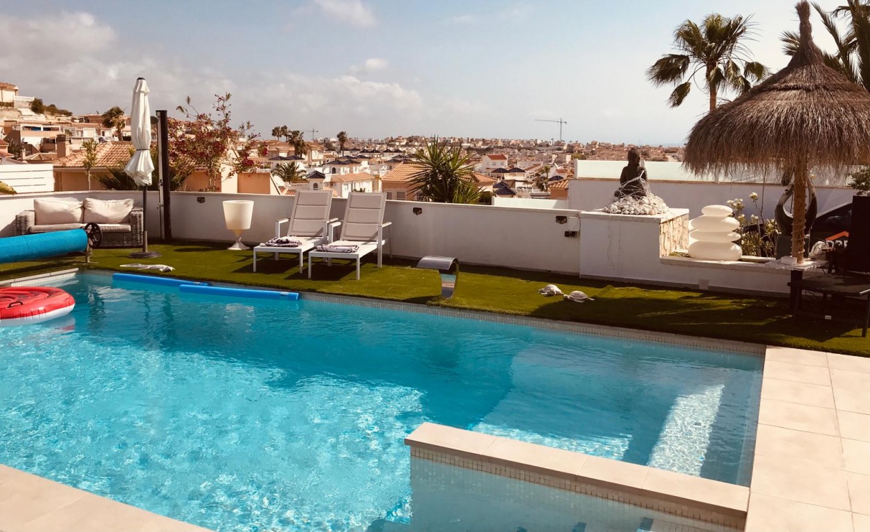 Villa à Ciudad Quesada, Alicante, Espagne 6 chambres, 215 m2 No. 128944