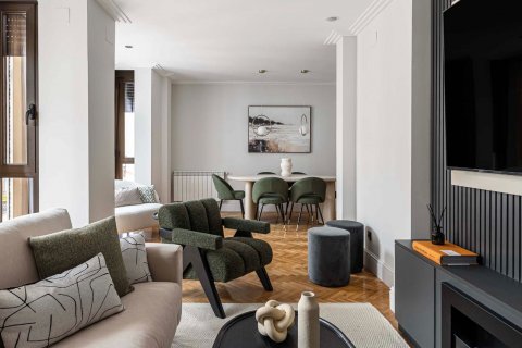 Apartment in Madrid, Spain 3 bedrooms, 141 sq.m. No. 122741