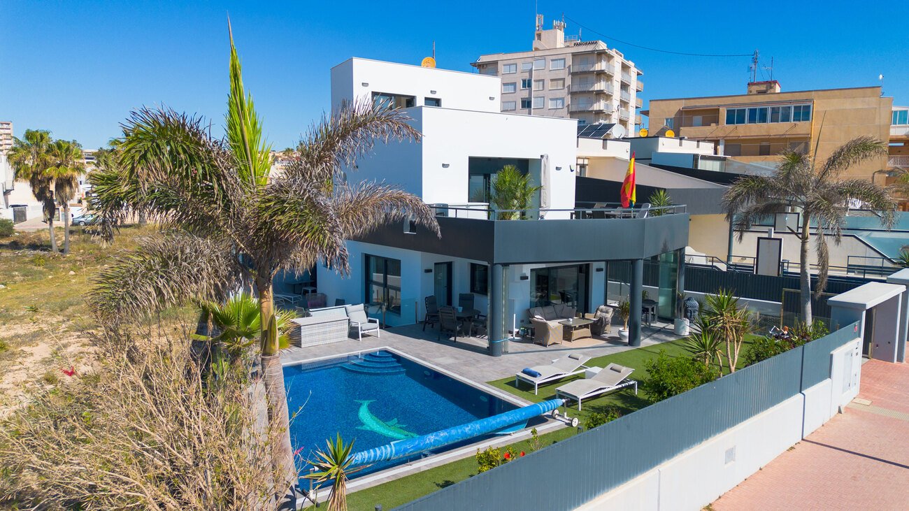 Villa i Torrevieja, Alicante, Spanien 4 sovrum,  Nr. 125370