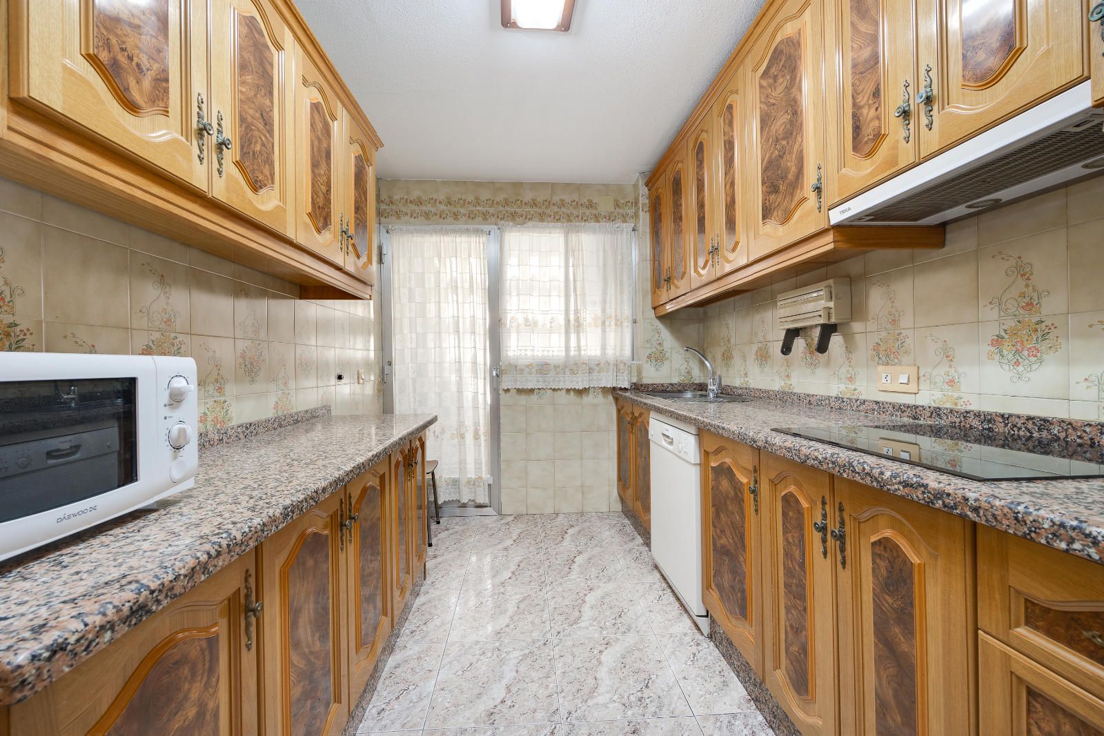Apartment in Guardamar del Segura, Alicante, Spain 4 bedrooms, 131 sq.m. No. 124893