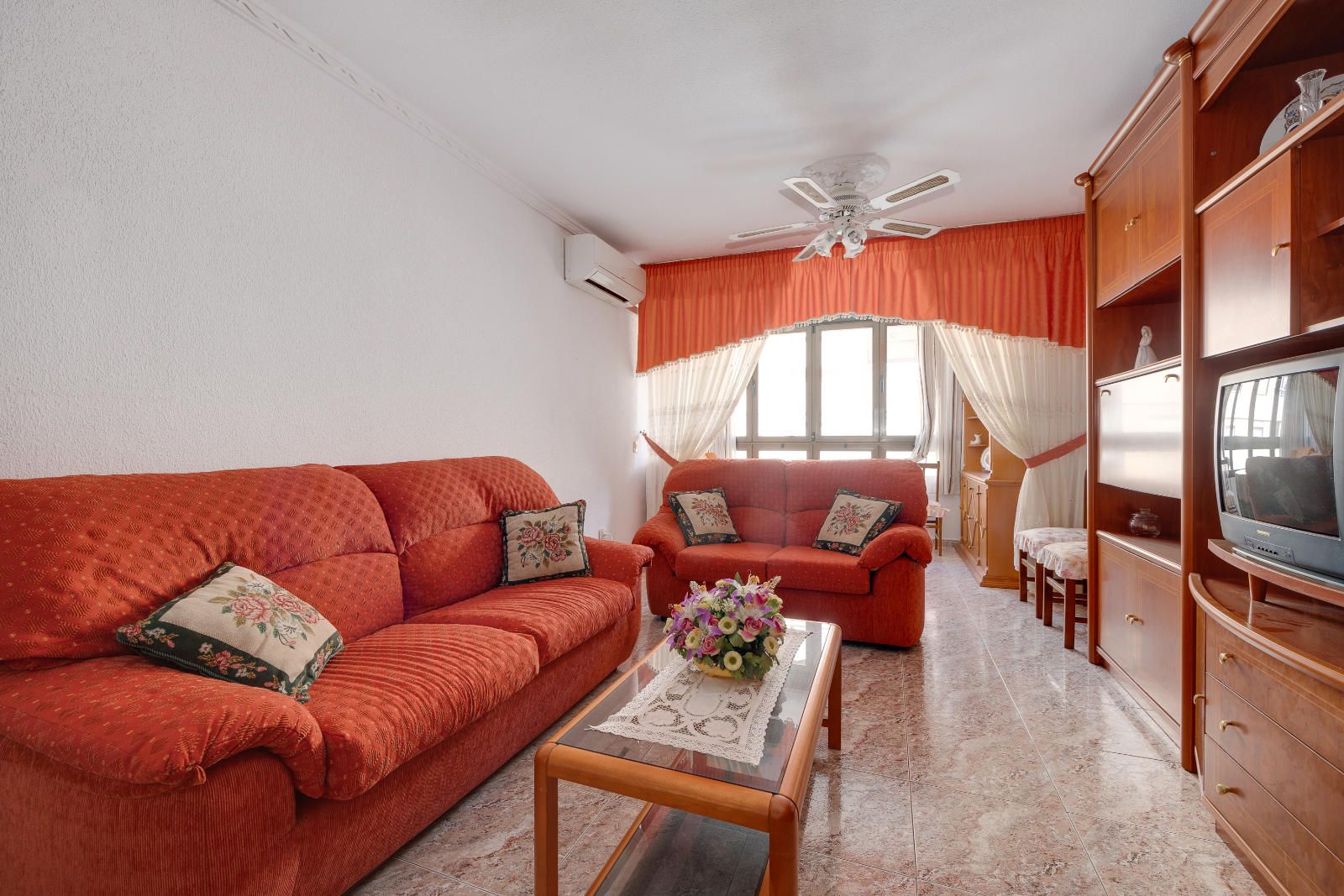Apartment in Guardamar del Segura, Alicante, Spain 4 bedrooms, 131 sq.m. No. 124893
