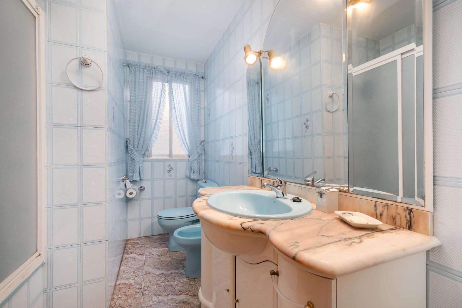 Apartment in Guardamar del Segura, Alicante, Spain 4 bedrooms, 131 sq.m. No. 124893