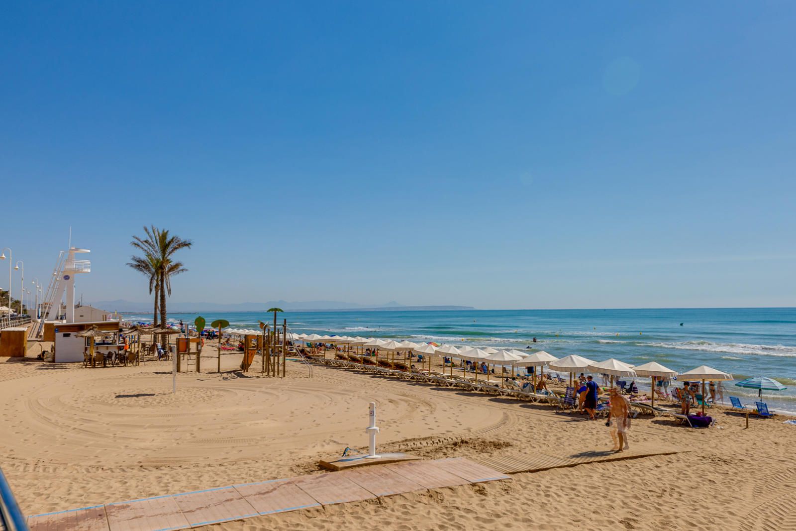 Apartment in Guardamar del Segura, Alicante, Spain 4 bedrooms, 131 sq.m. No. 124893