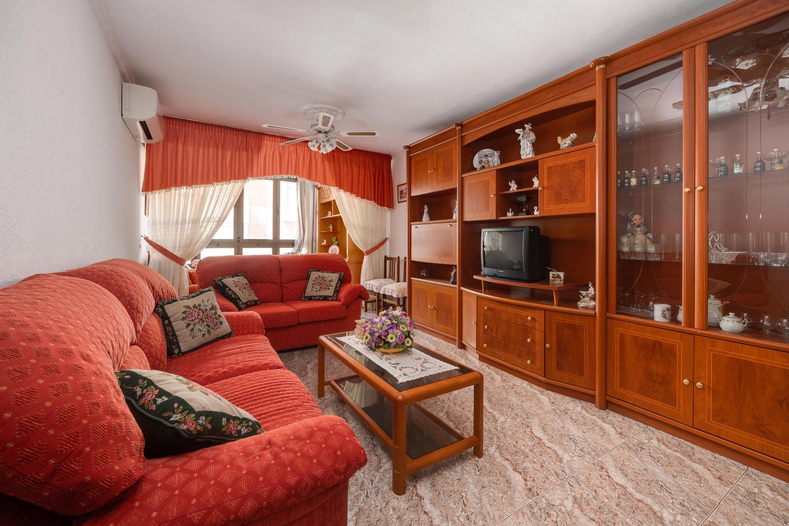 Apartment in Guardamar del Segura, Alicante, Spain 4 bedrooms, 131 sq.m. No. 124893
