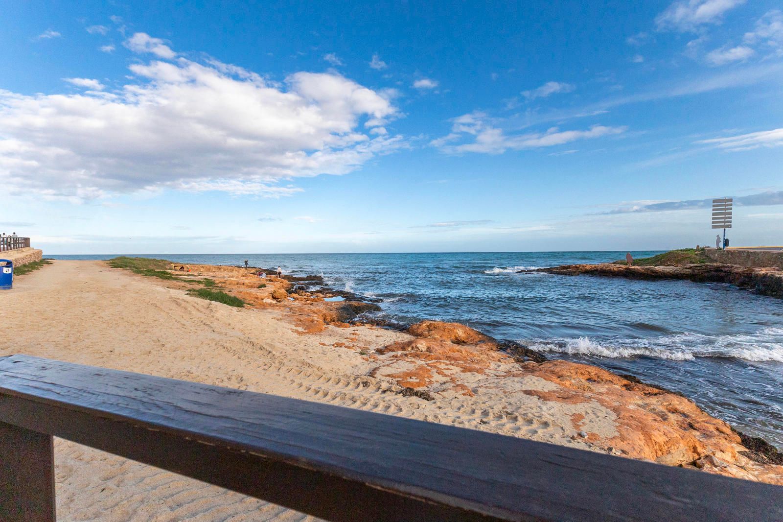Appartamento a Cabo Cervera-Playa la Mata, Alicante, Spagna 3 camere da letto, 90 mq. N° 124892