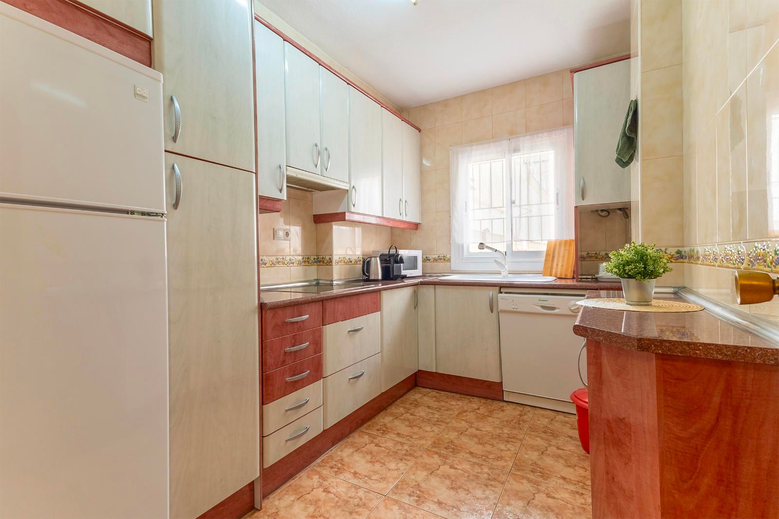Appartamento a Cabo Cervera-Playa la Mata, Alicante, Spagna 3 camere da letto, 90 mq. N° 124892