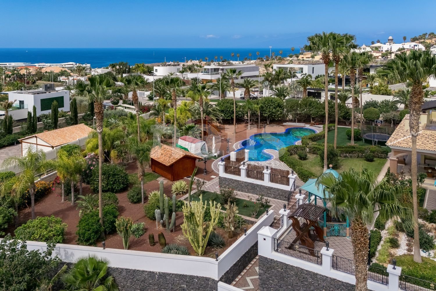 Villa en Adeje, Tenerife, España 6 dormitorios, 963 m2 No. 127591