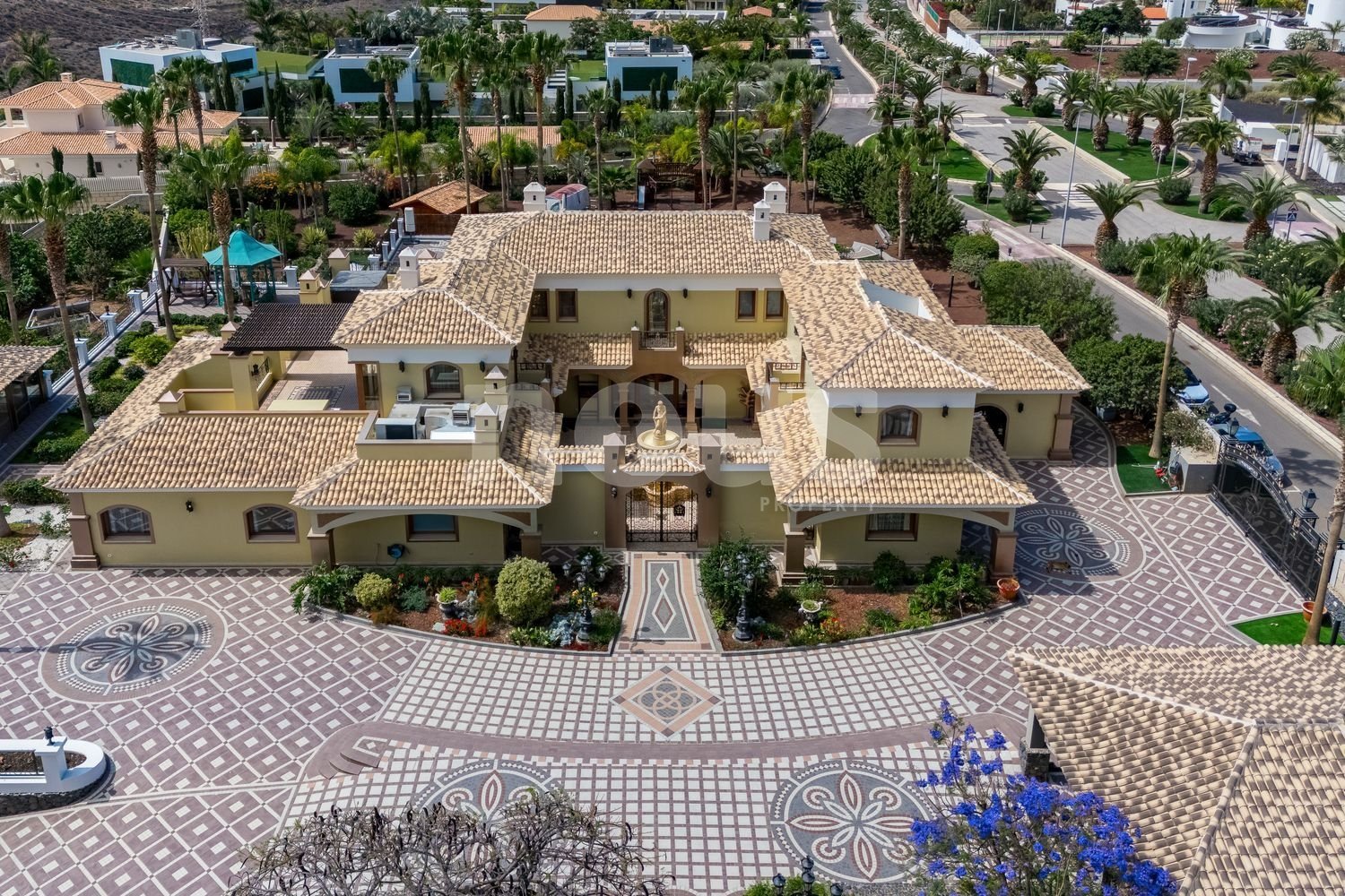 Villa en Adeje, Tenerife, España 6 dormitorios, 963 m2 No. 127591