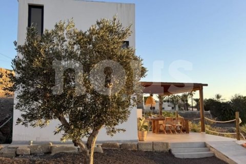 Villa in Tenerife, Spain 2 bedrooms, 130 sq.m. No. 127596