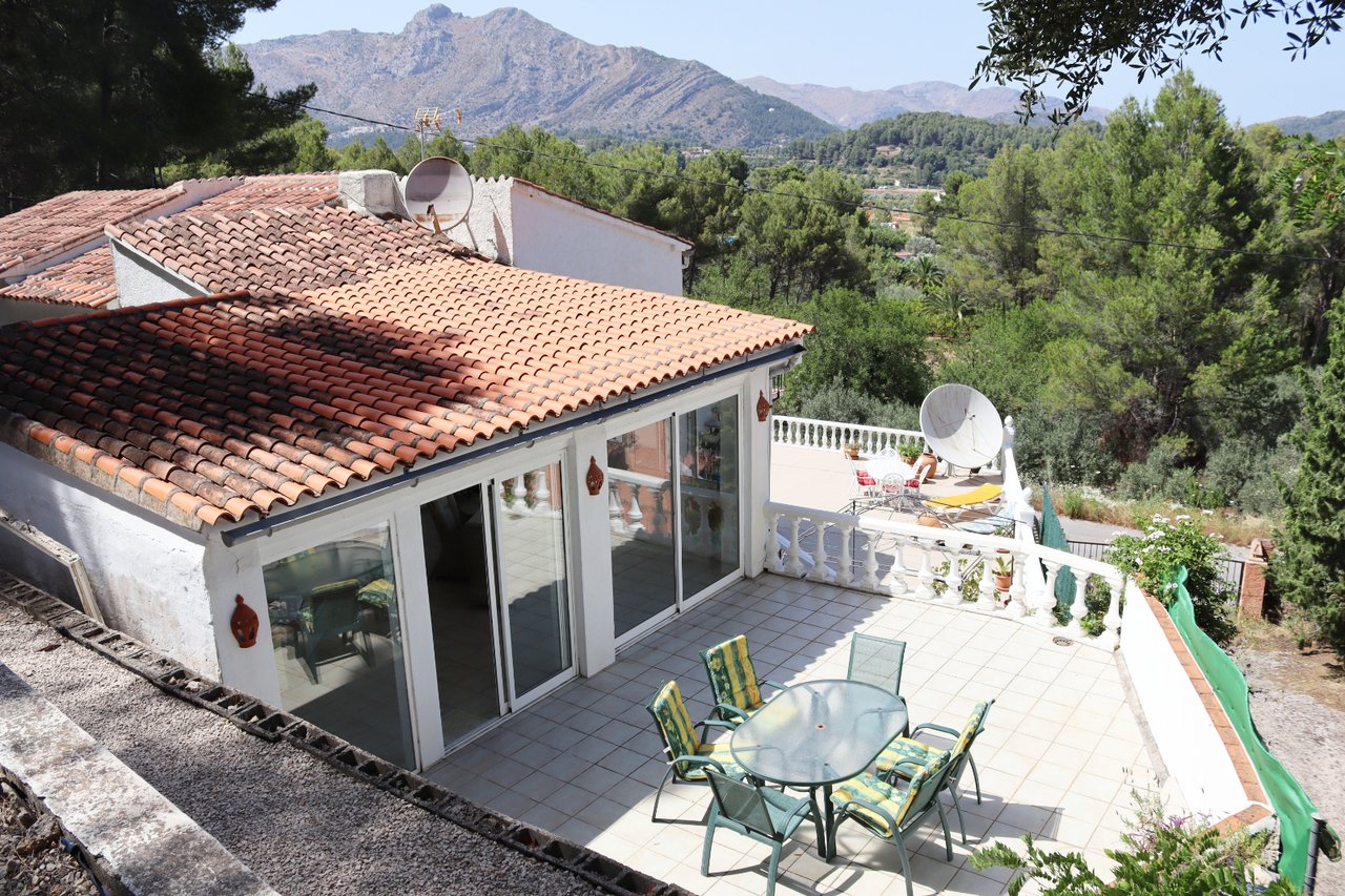 Villa i Parcent, Alicante, Spanien 5 sovrum, 170 kvm. Nr. 131963