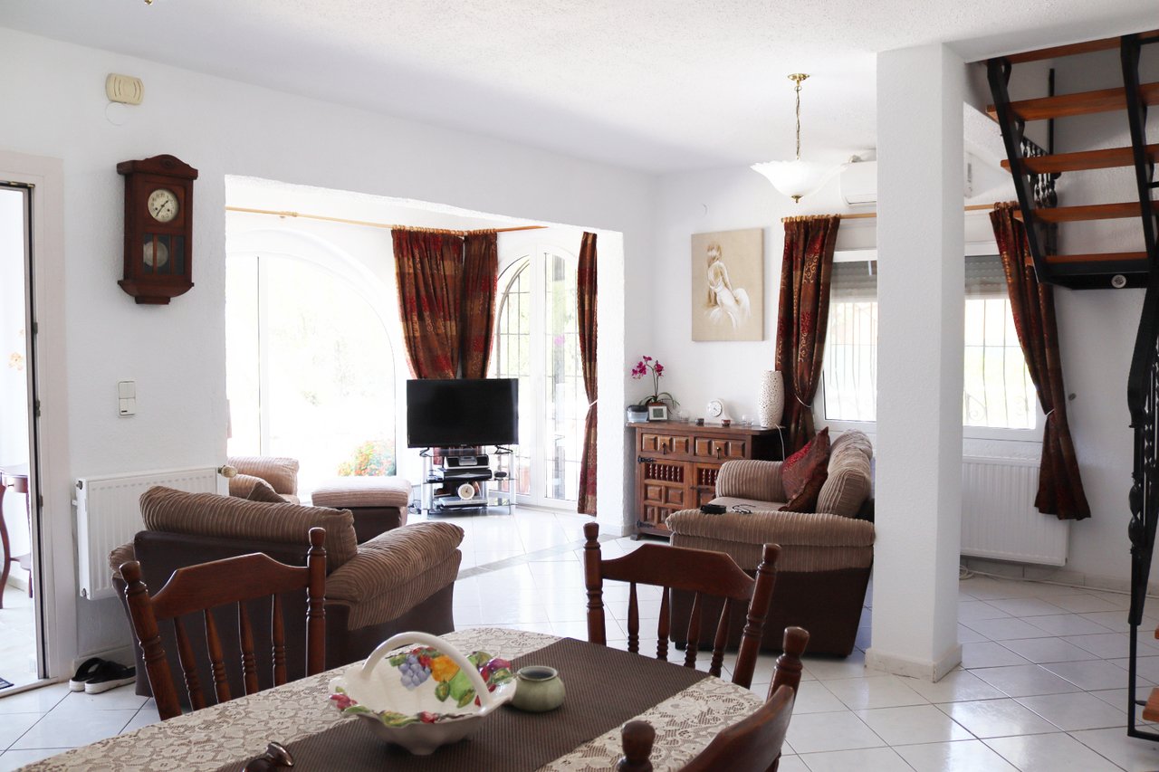 Villa i Parcent, Alicante, Spanien 5 sovrum, 170 kvm. Nr. 131963