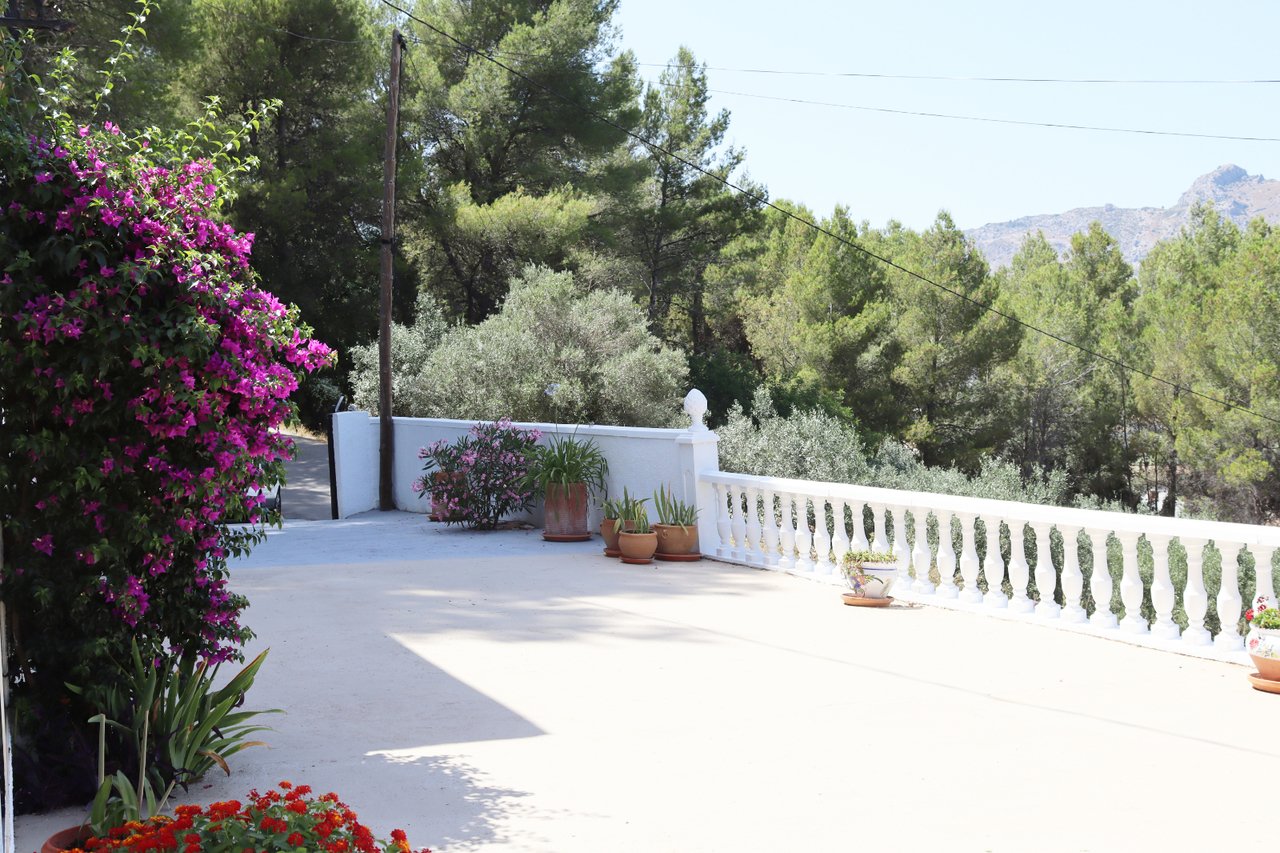Villa i Parcent, Alicante, Spanien 5 sovrum, 170 kvm. Nr. 131963