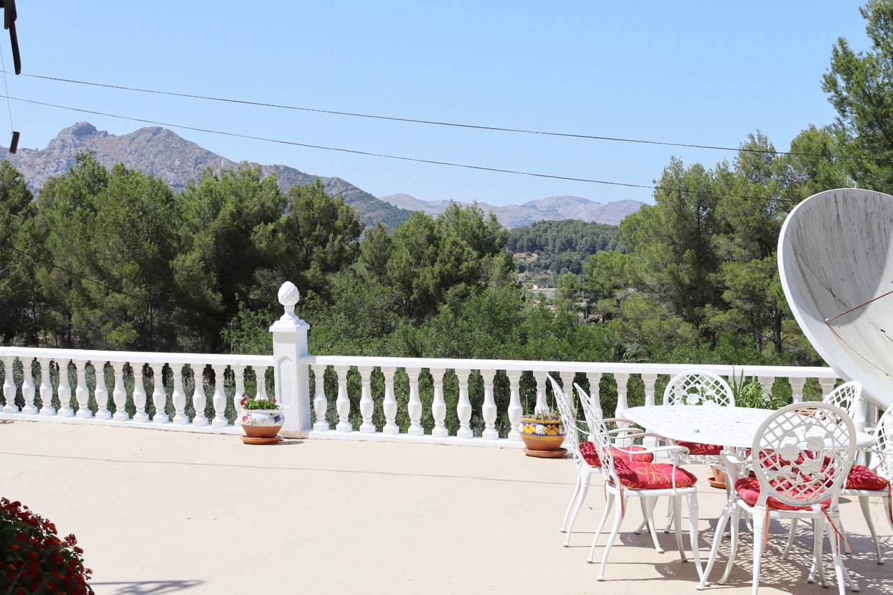 Villa i Parcent, Alicante, Spanien 5 sovrum, 170 kvm. Nr. 131963