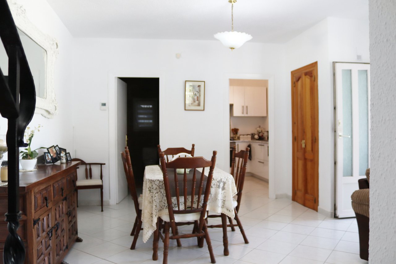 Villa i Parcent, Alicante, Spanien 5 sovrum, 170 kvm. Nr. 131963