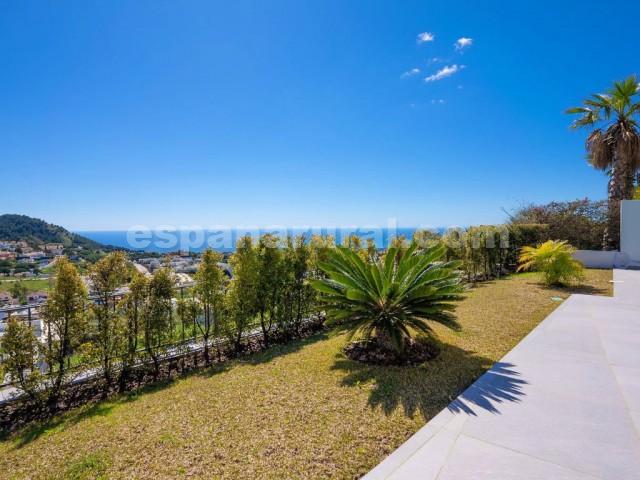 Villa in Mijas, Malaga, Spain 4 bedrooms, 338 sq.m. No. 128605