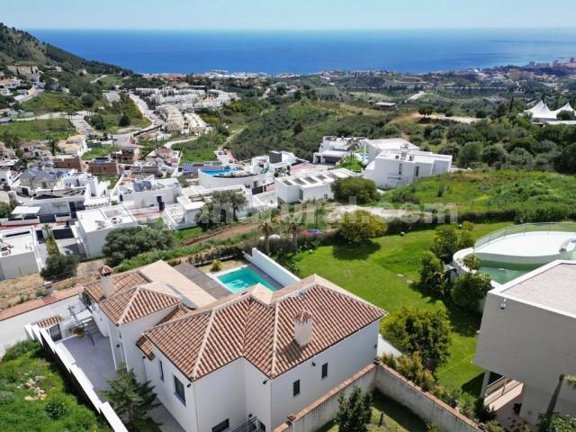 Villa in Mijas, Malaga, Spain 4 bedrooms, 338 sq.m. No. 128605
