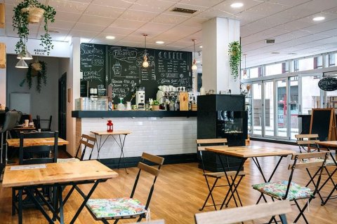 Liikekiinteistö Madrid, Almeria, Espanja 50 m2 No. 130256