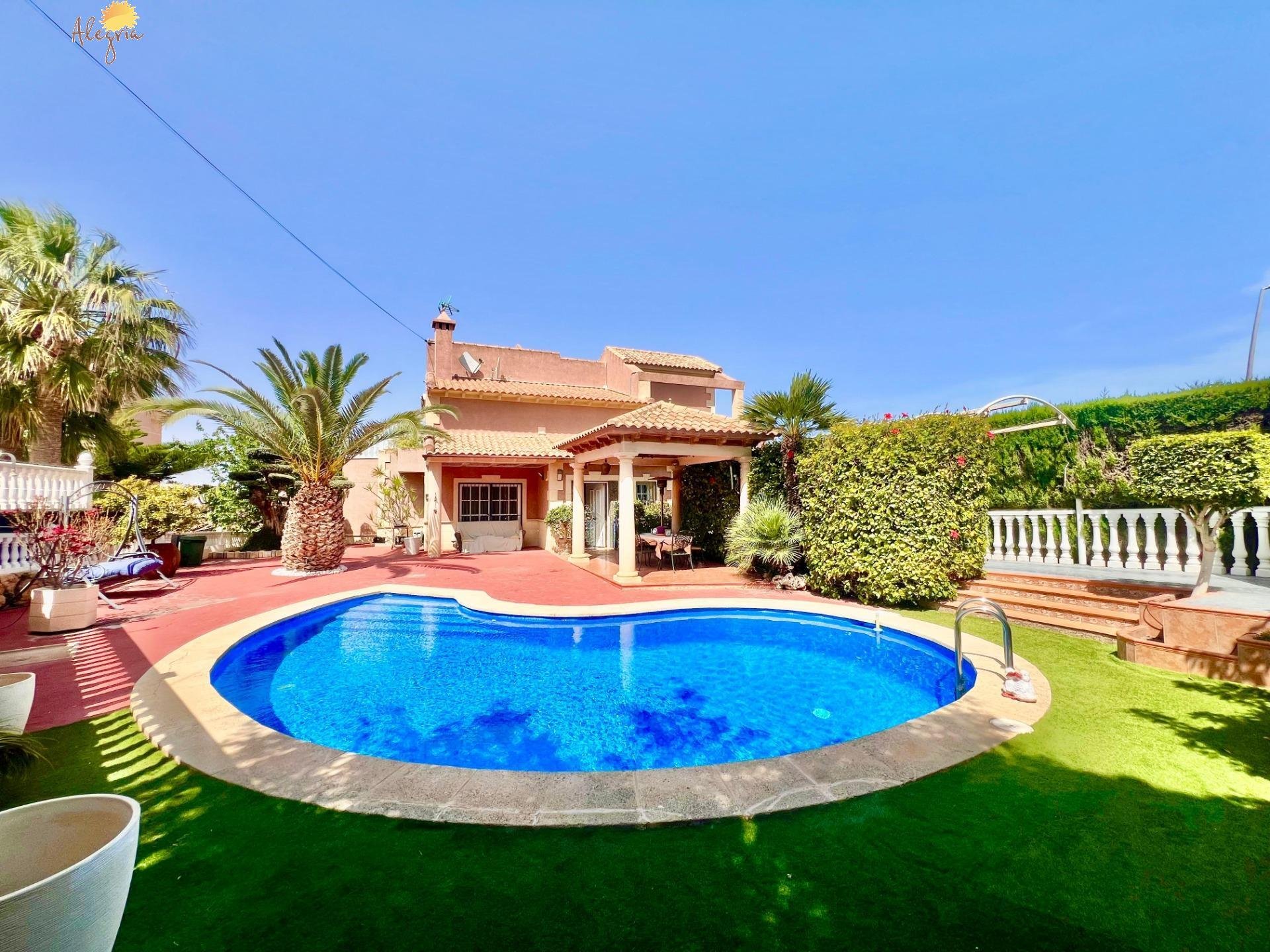Willa w Torrevieja, Alicante, Hiszpania 3 sypialnie, 253 mkw. nr 127165