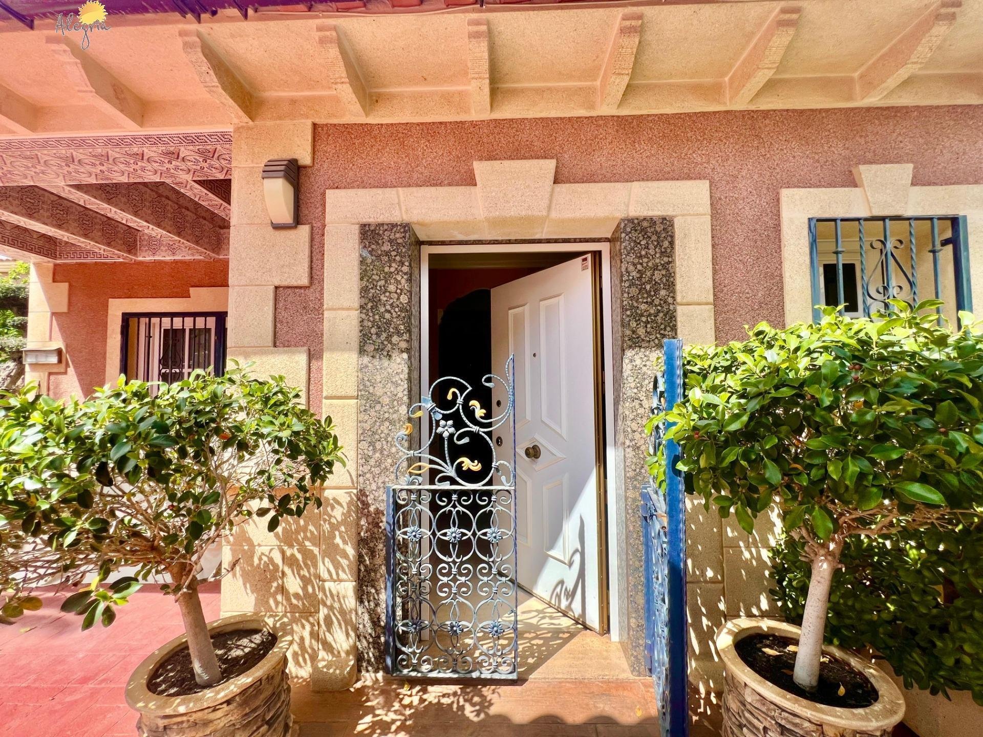 Willa w Torrevieja, Alicante, Hiszpania 3 sypialnie, 253 mkw. nr 127165